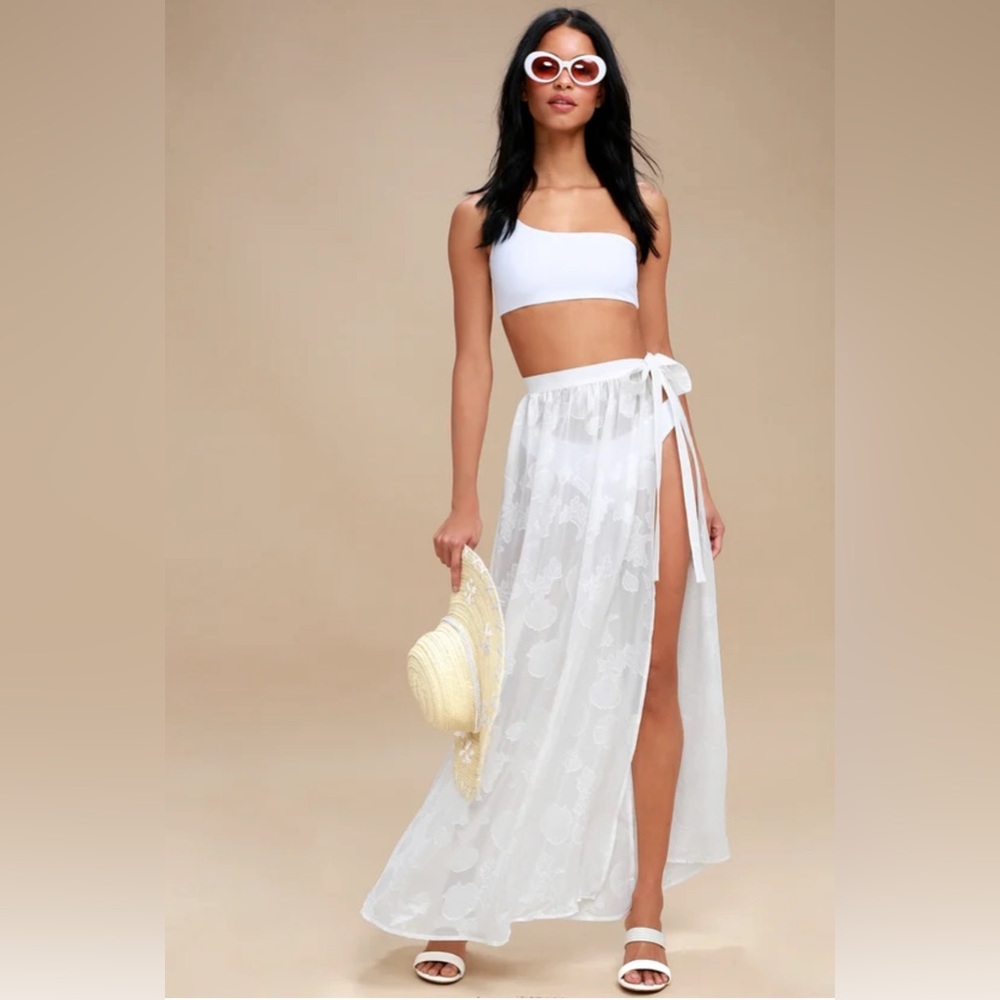Lulus - Take the Caicos White Shell Print Cover-Up Maxi Skirt - OS